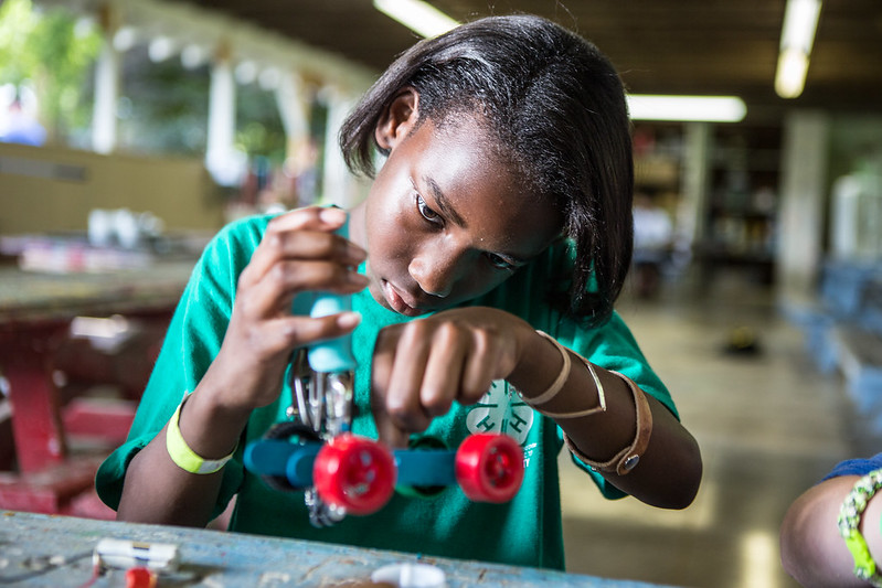 youth working on a stem project