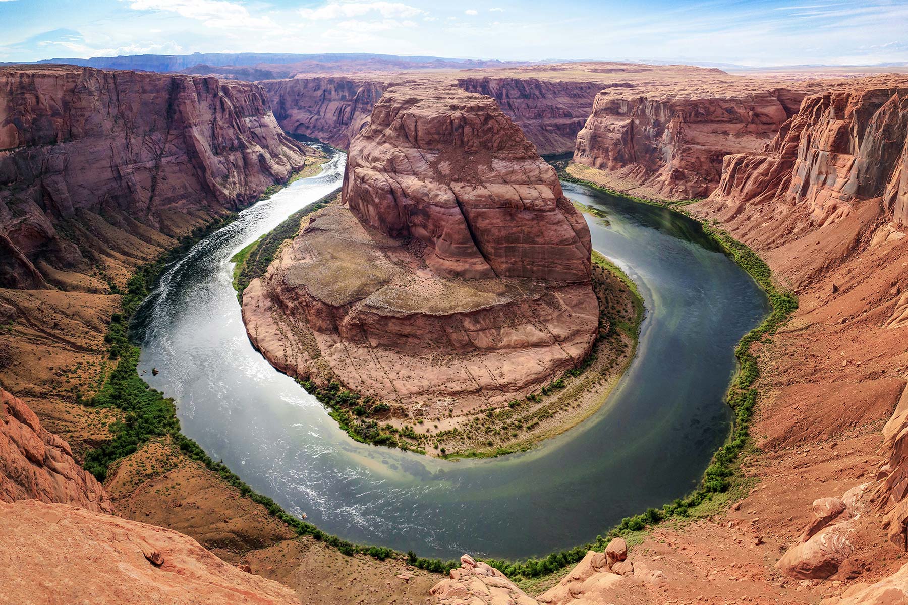 Canyon with a river running in a loop